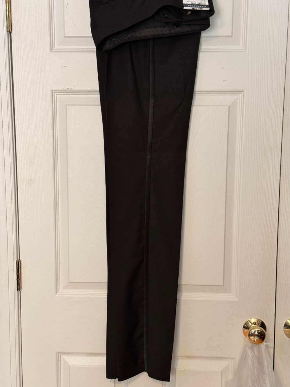 Boys Tuxedo (New) - Picture 7 of 16